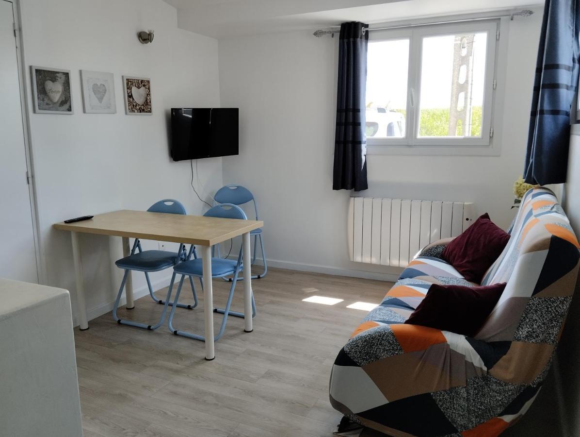 A La Campagne Apartment *